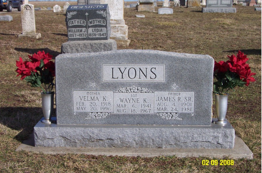 [James+R+Lyons+Sr+family+stone+at+Baldwin.jpg]