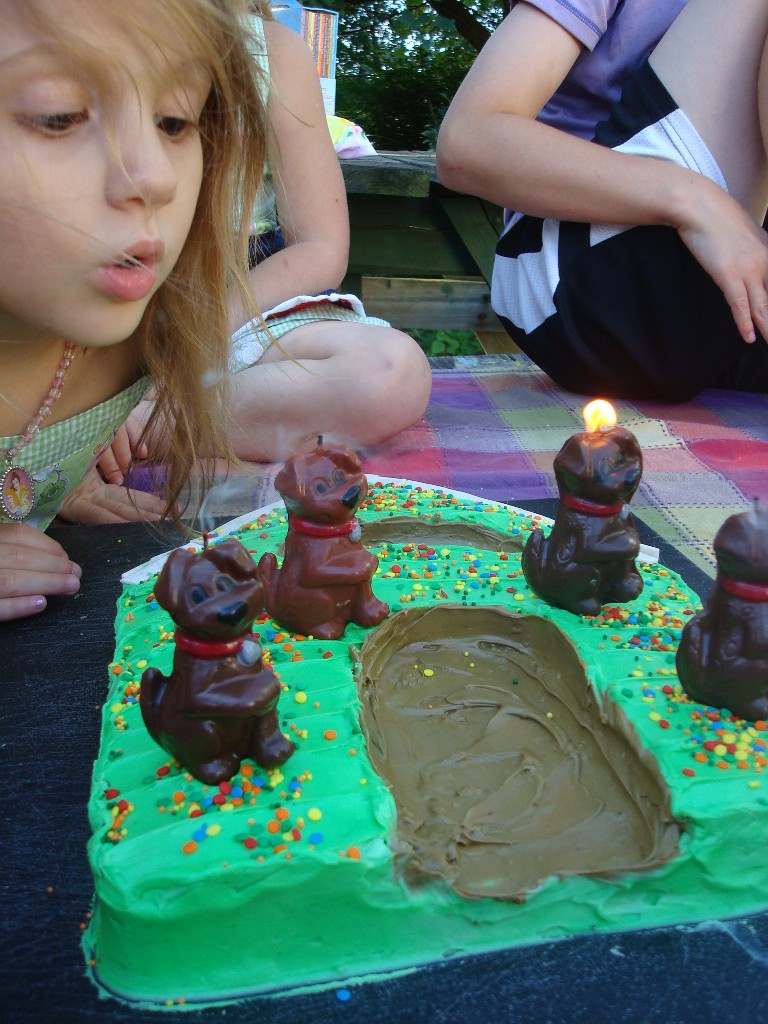 [isabella's+4th+birthday+and+her+cake.jpg]