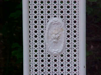 [Cane_Rose_Medallion248_Single-Daybed_closeup_medallion_4-11-06_small.jpg]