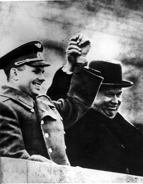 [Yuri_Gagarin_and_Nikita_Khrushchev_14_April_1961.jpg]