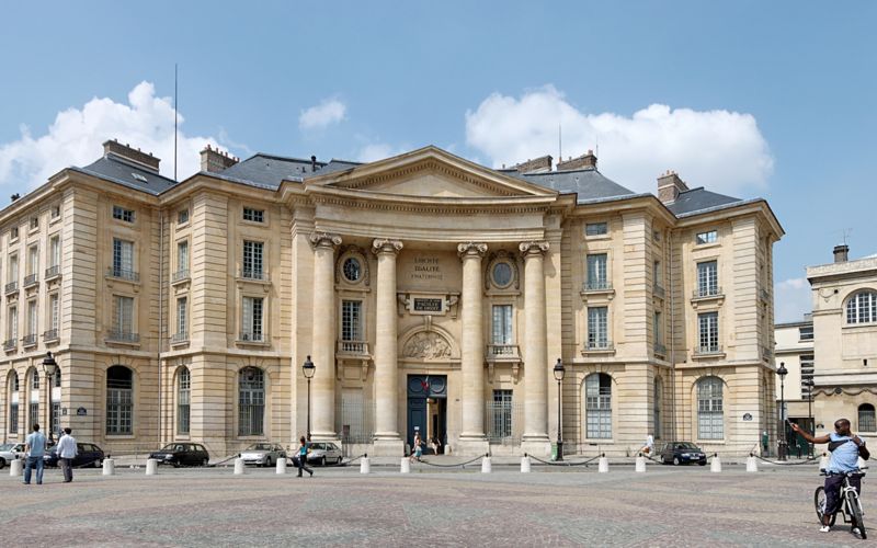 [800px-Universite_Paris_I_Pantheon-Sorbonne.jpg]