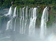 [180px-Iguazu_Décembre_2007_-_Panorama_8.2.JPG]