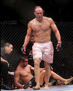 [more_2007_03_06_9_49_randy_couture_fight.jpg]