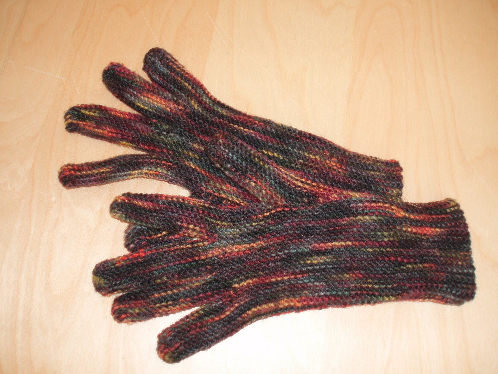 [CarlosGloves-finished.JPG]