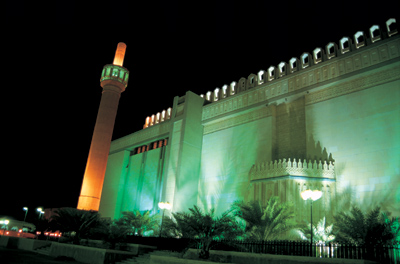 [kuwait_grand_mosque_gallery_outer_view_night_008.jpg]