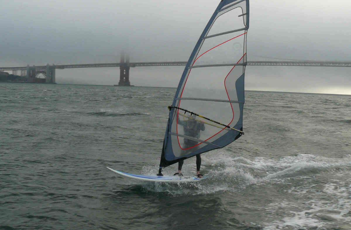 [35+sailboarder.jpg]