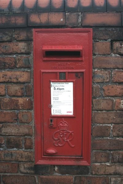 [postbox-in_wall.jpg]