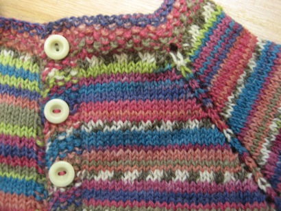 [sock+yarn+baby+sweater+detail.JPG]