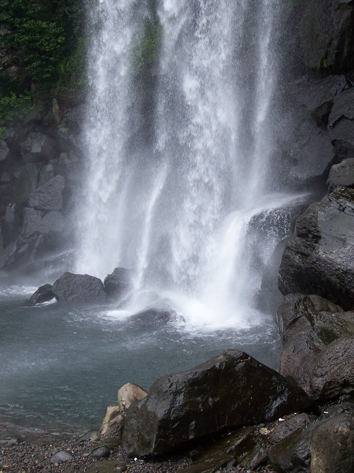 [waterfall+bottom.JPG]
