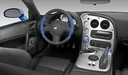 [0501_445+2006_Dodge_Viper_SRT10_Coupe+Interior_View_Center_Console_And_Steering_Wheel.jpg]