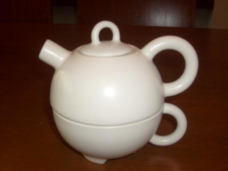 [Tea+Cups+-+Cup+and+tea+pot+in+one.JPG]