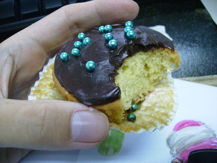 [Hanies+Cupcake.jpg]