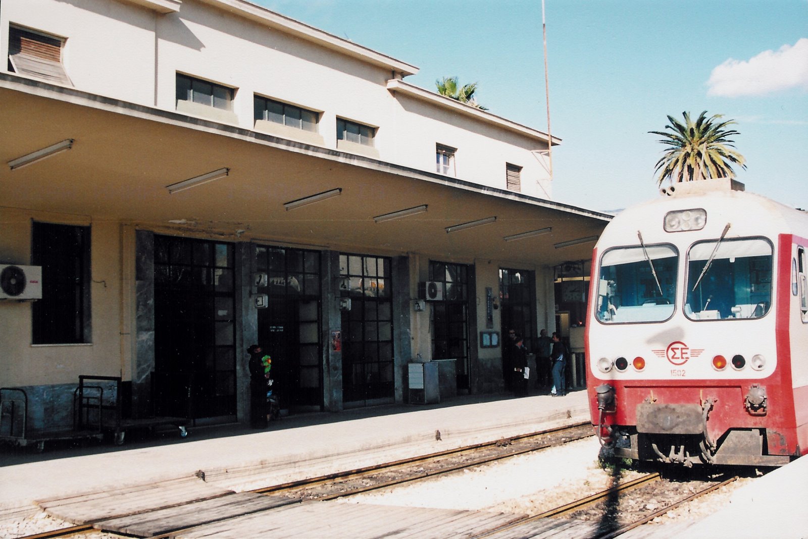 [Greece+-+train+station+Corinth++Korinth+1.jpg]
