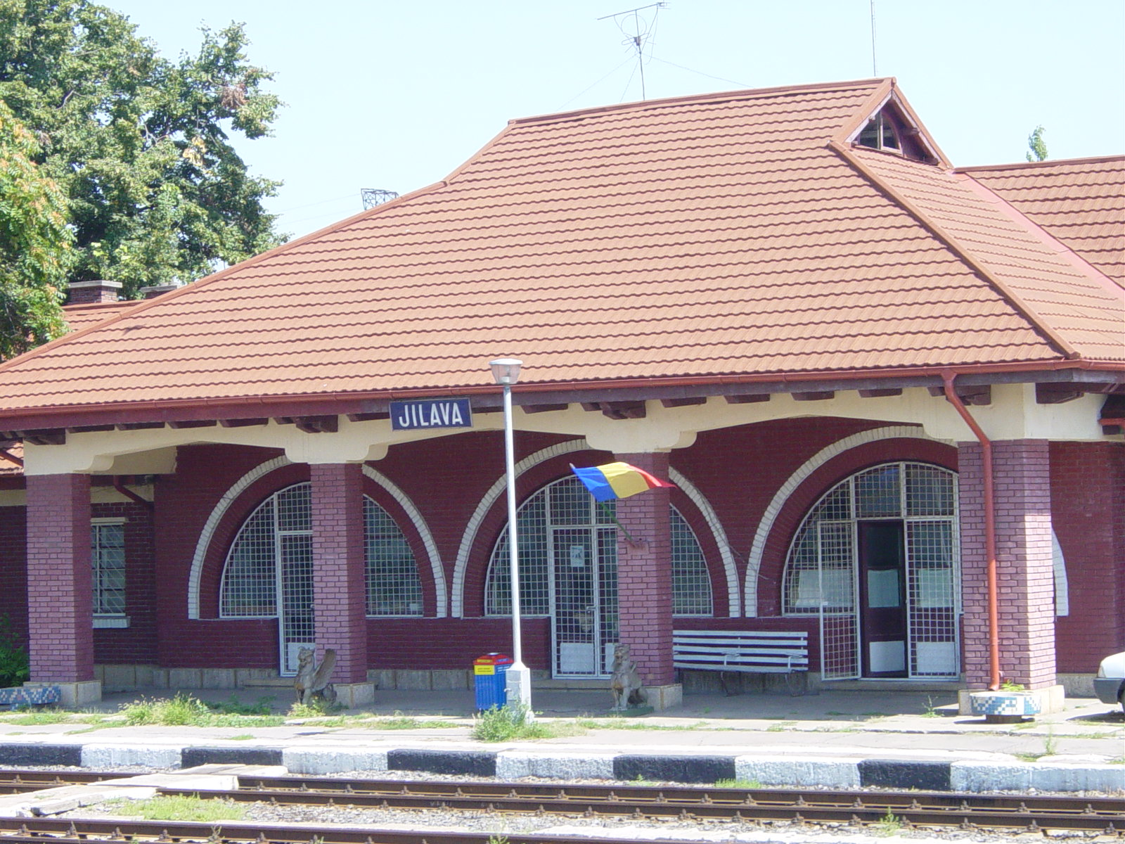 [Romania,+Rumunia+-+train+station+-+Jilava.JPG]
