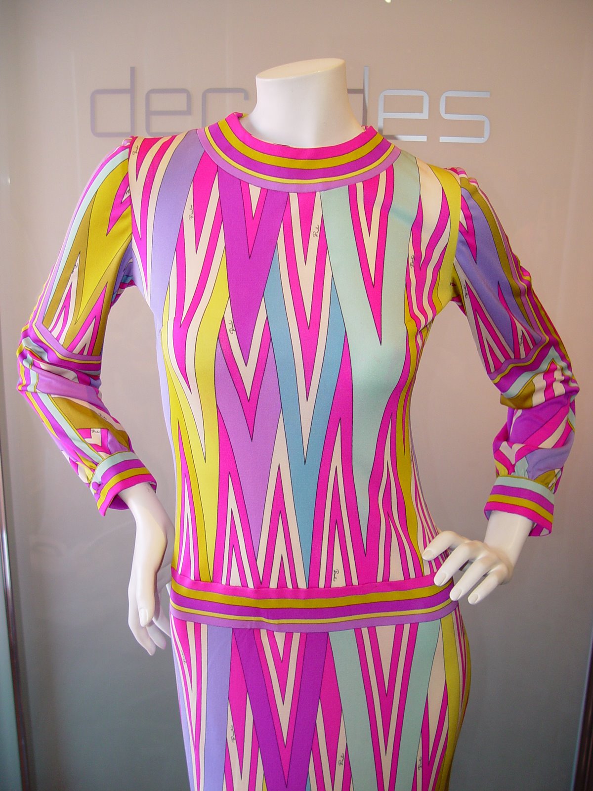 [EMILIO+PUCCI+FOR+LORD+AND+TAYLOR+ZIG+ZAG+PRINT+LONG+SLEEVE+DRESS+C+60S+MARKED+SIZE+8.JPG+(3).JPG]