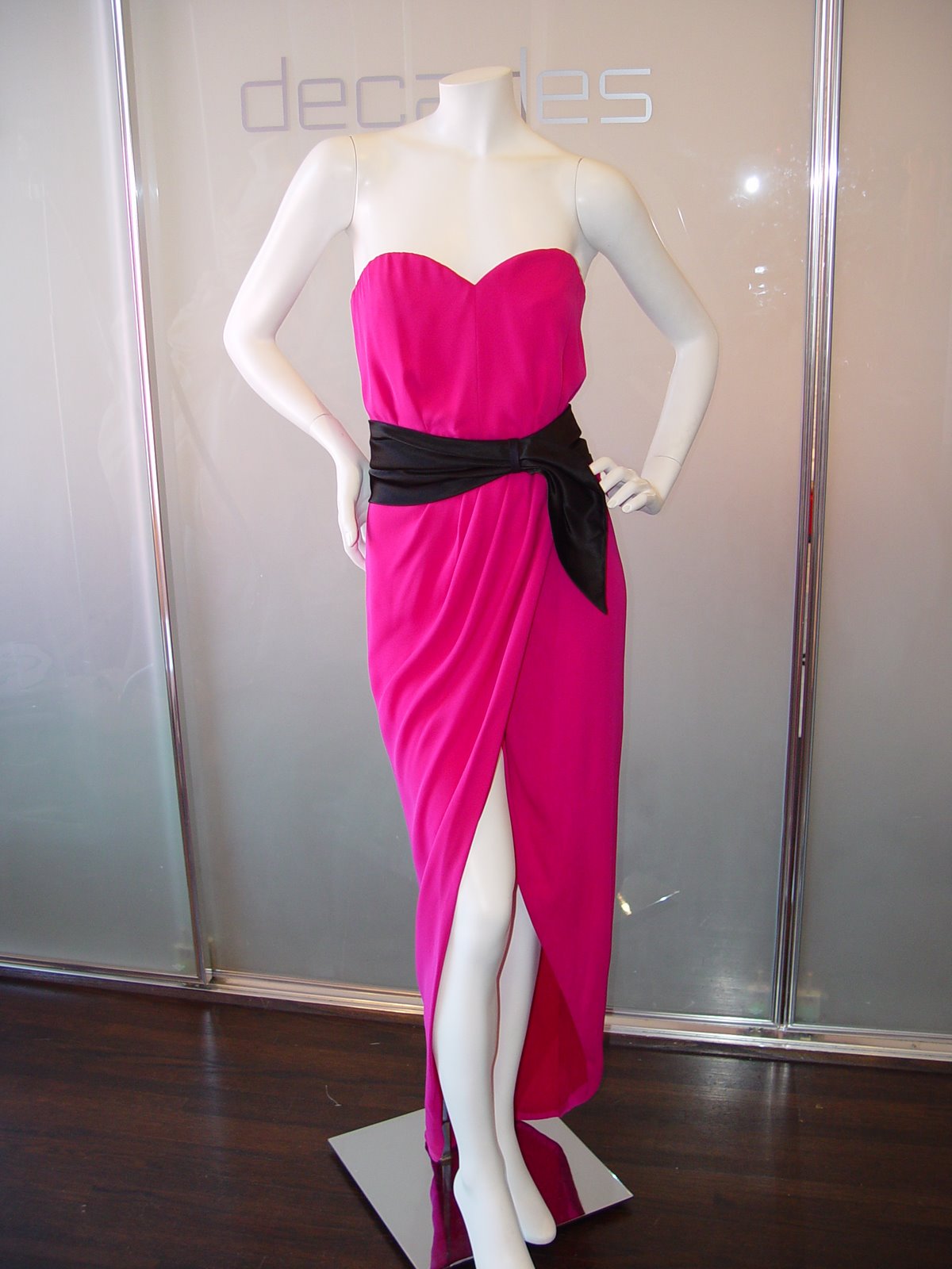 [CHRISTIAN+DIOR+HAUTE+COUTURE+HOT+PINK+GOWN+C+EARLY+1980S+BY+MARC+BOHAN.JPG.JPG]