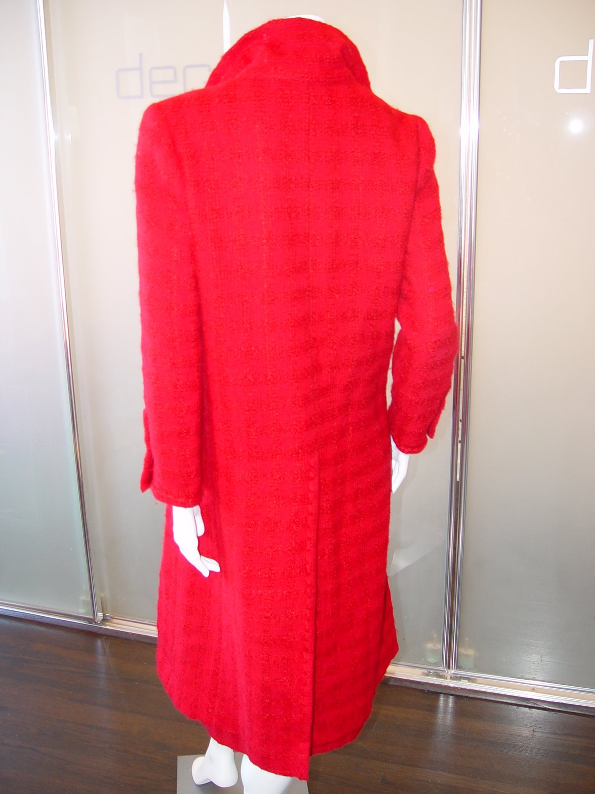[CHANEL+CREATIONS+70S+PRE+KARL+LAGERFELD+RED+BOUCLE+COAT+SUIT+WITH+MATCHING+SKIRT.JPG.JPG]