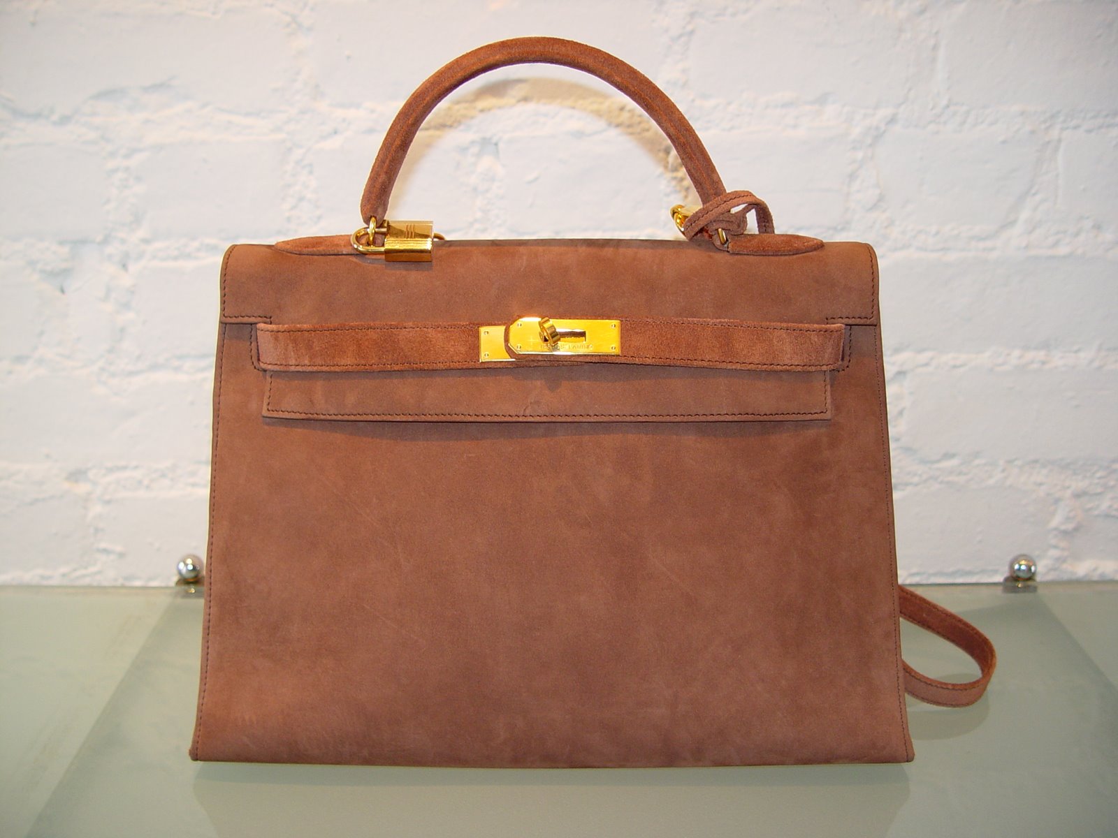 [HERMES+32CM+SUEDE+KELLY+in+CHESTNUT+WITH+CONTRAST+HANDLE+AND+STRAP+W+STAMP+FOR1993.JPG.JPG]