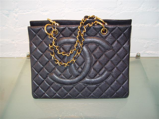 [CHANEL+A+FRAME+BLACK+CAVIAR+QUILTED+TOTE+C+890S.JPG]