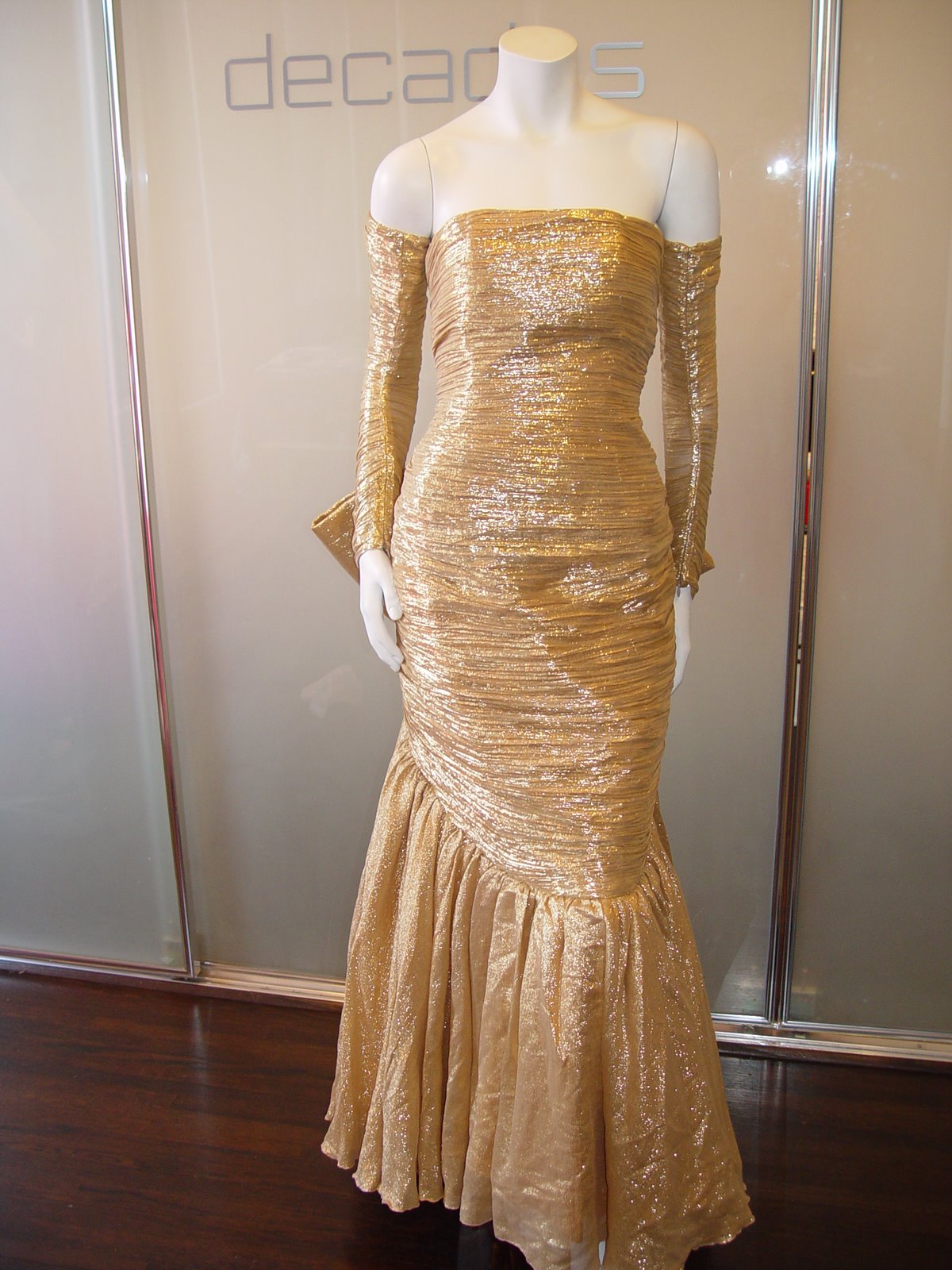 [VICKY+TIEL+EARLY+80S+GOLD+LAME+STRAPLESS+GOWN+WITH+EXAGERRATED+BOW+AND+REMOVABLE+ARM+STRAPS.JPG.JPG]