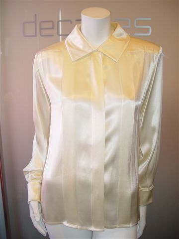 [YSL+CREAM+SILK+PLEATED+FRONT+BLOUSE+WITH+COLLAR+AND+CUFFS+WINTER+1989.JPG.JPG]
