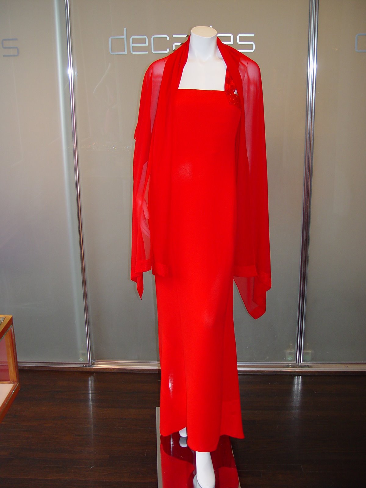 [VALENTINO+EARLY+90S+RED+COLUMN+CREPE+GOWN+WITH+BEADED+CROSS+STRAPS+CHIFFON+KICK+PLEATE+AND+ACCOMPANYING+SHAWL.JPG+(2).JPG]