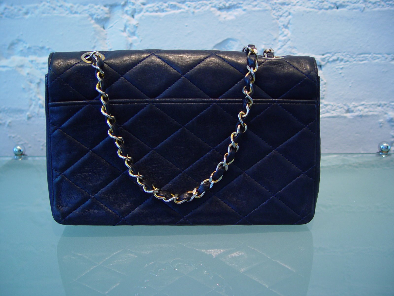 [CHANEL+70S+NAVYLEATHER+CLASSIC+QUILTED+DIAMOND+BAG+6+BY+9+AND+HALF.JPG+(1).JPG]