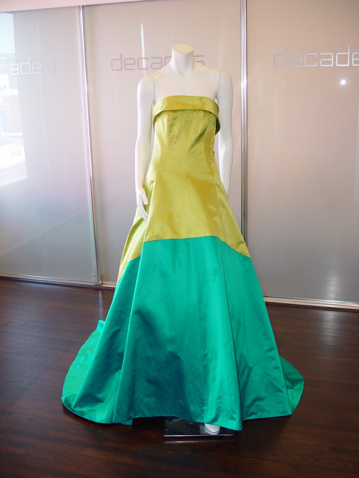 [JACQUES+FATH+80S+SILK+STRAPLESS+DRAMA+GOWN+IN+PUCE+AND+TURQUOISE.JPG.JPG]