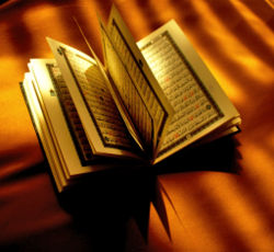 [250px-Opened_Qur'an.jpg]