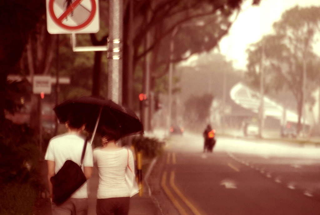 [love_in_the_rain_by_frogboychickenrice.jpg]
