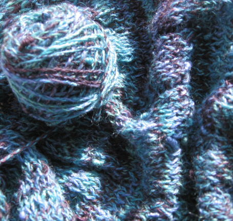 [clapotis+yarn+bluenub.jpg]