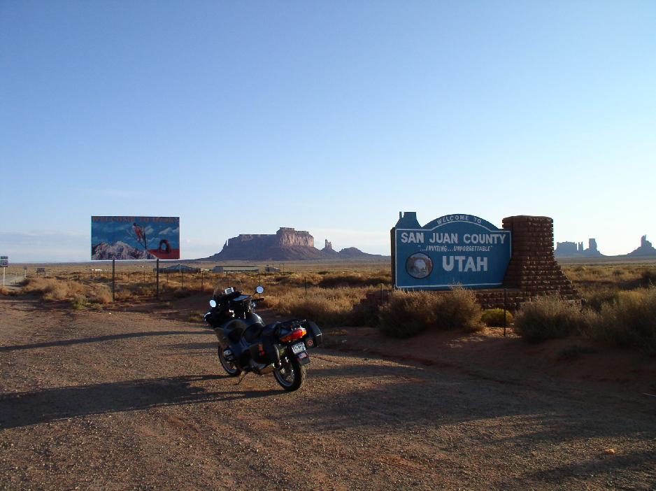 [southern+side+of+monument+valley1.jpg]