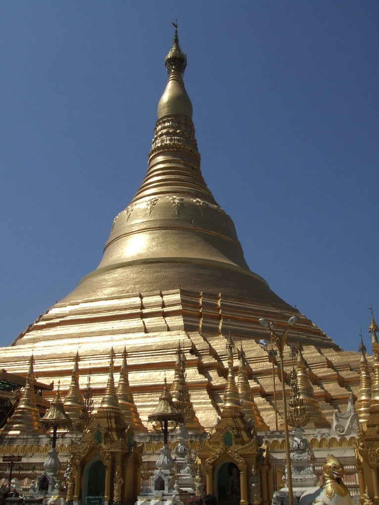 [shwedagon+pagoda.jpg]