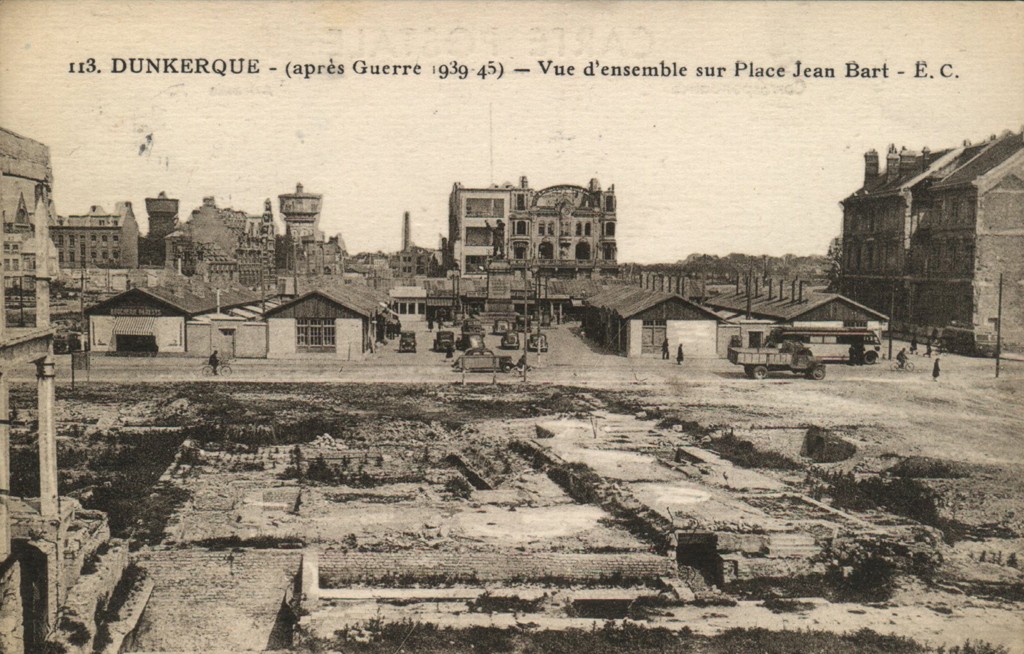 [Dunkerque+1945+place+Jean+Bart+vue+ensemble.jpg]