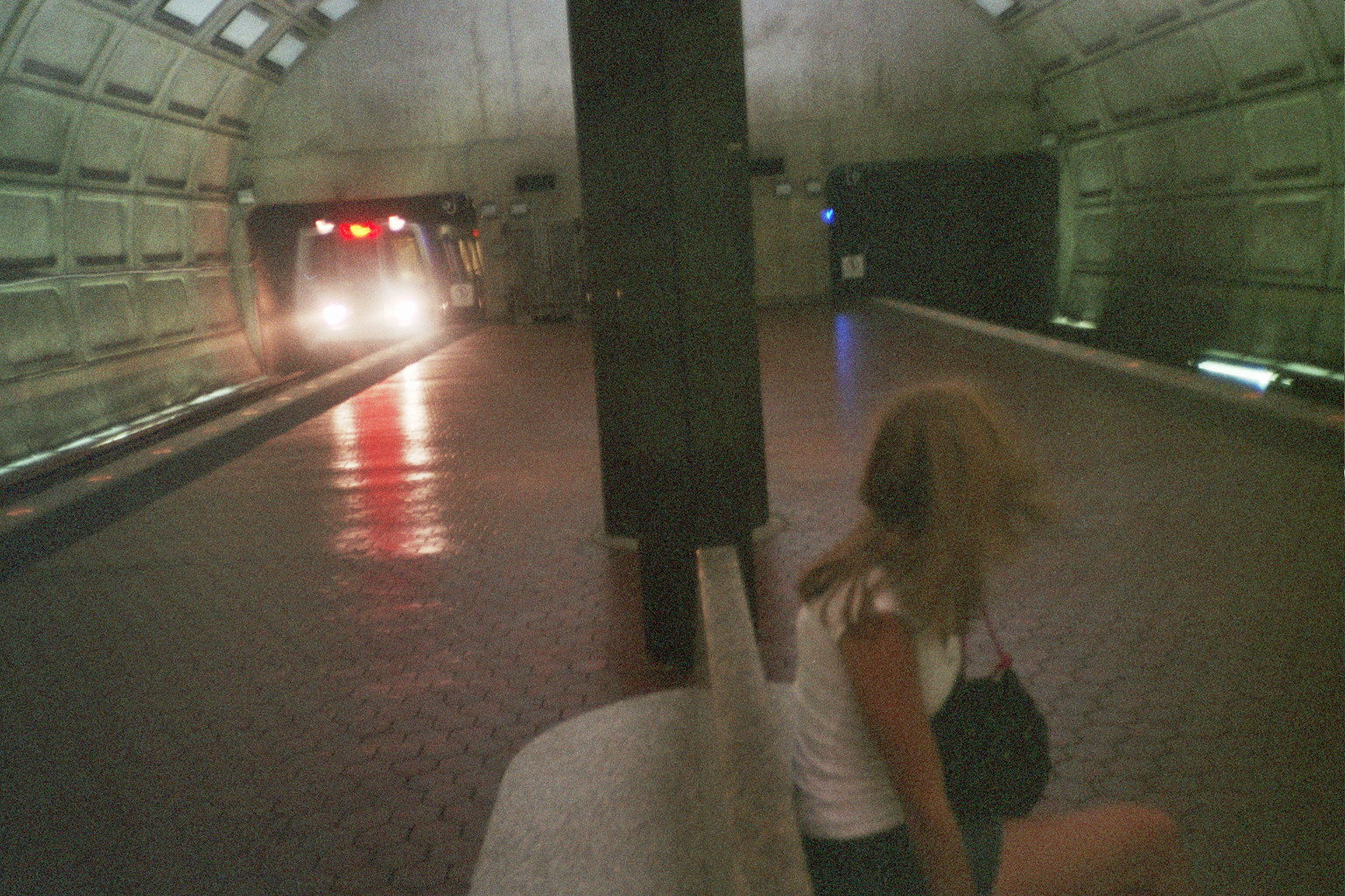 [Kate+(Richmond,metro).jpg]
