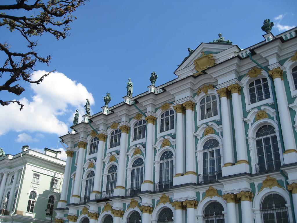 [602+RUS+Hermitage+facade.jpg]