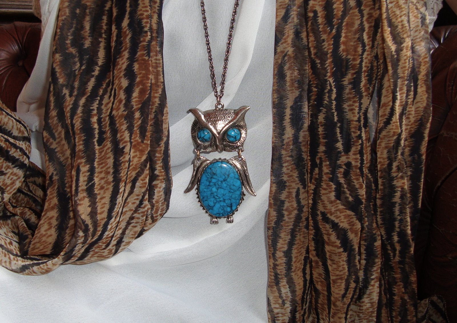 [sterling+owl+necklace.JPG]