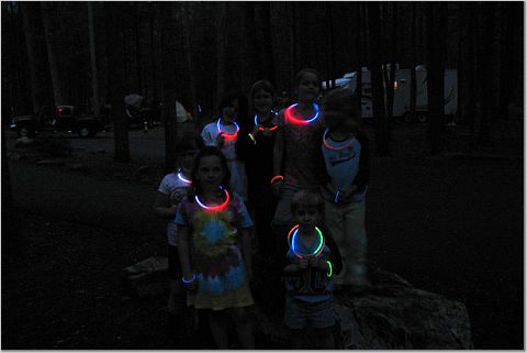 [fun+with+glow+necklaces.jpg]