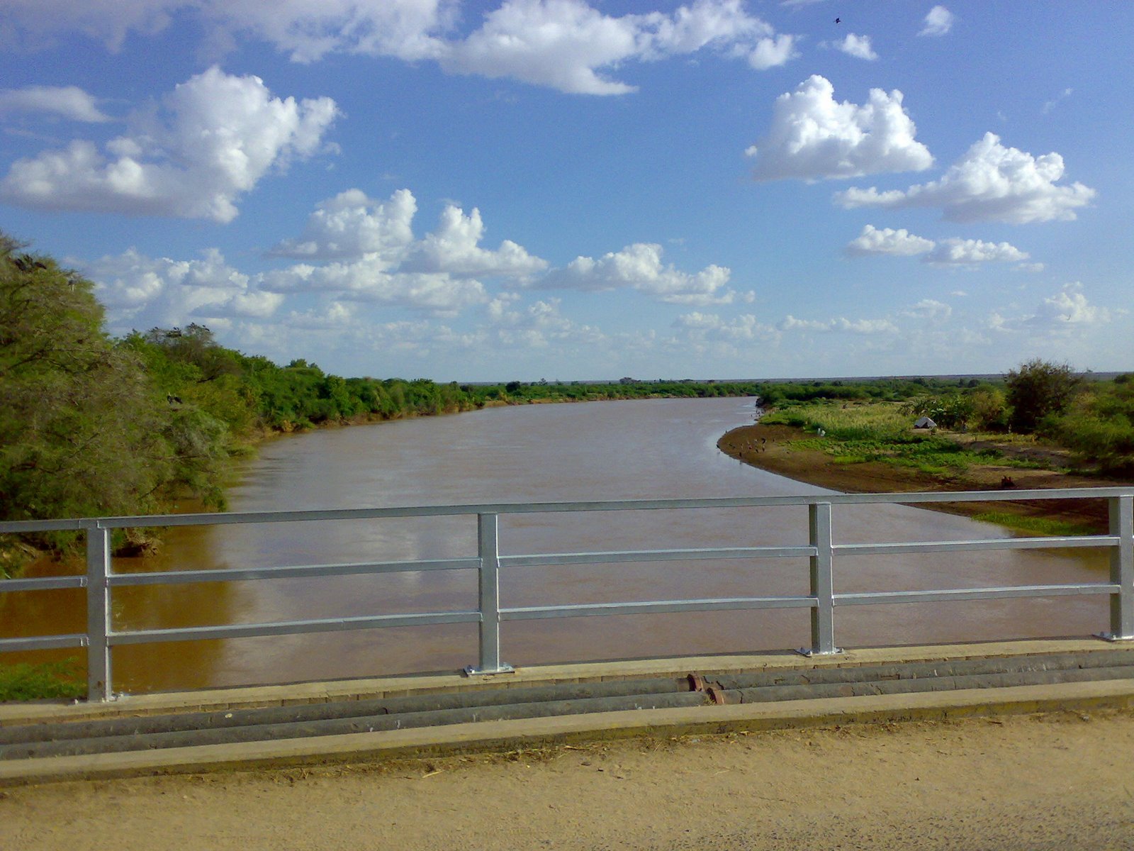 [tana+river+from+garissa+bridge+1.jpg]