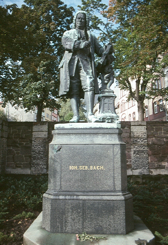 [914u_Statue_of_Johann_Sebastian_Bach,_Eisenach,_GER,_22_S.jpg]