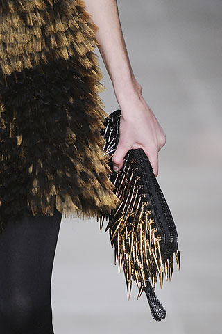 [Burberry+Prorsum+metal+and+feather.jpg]