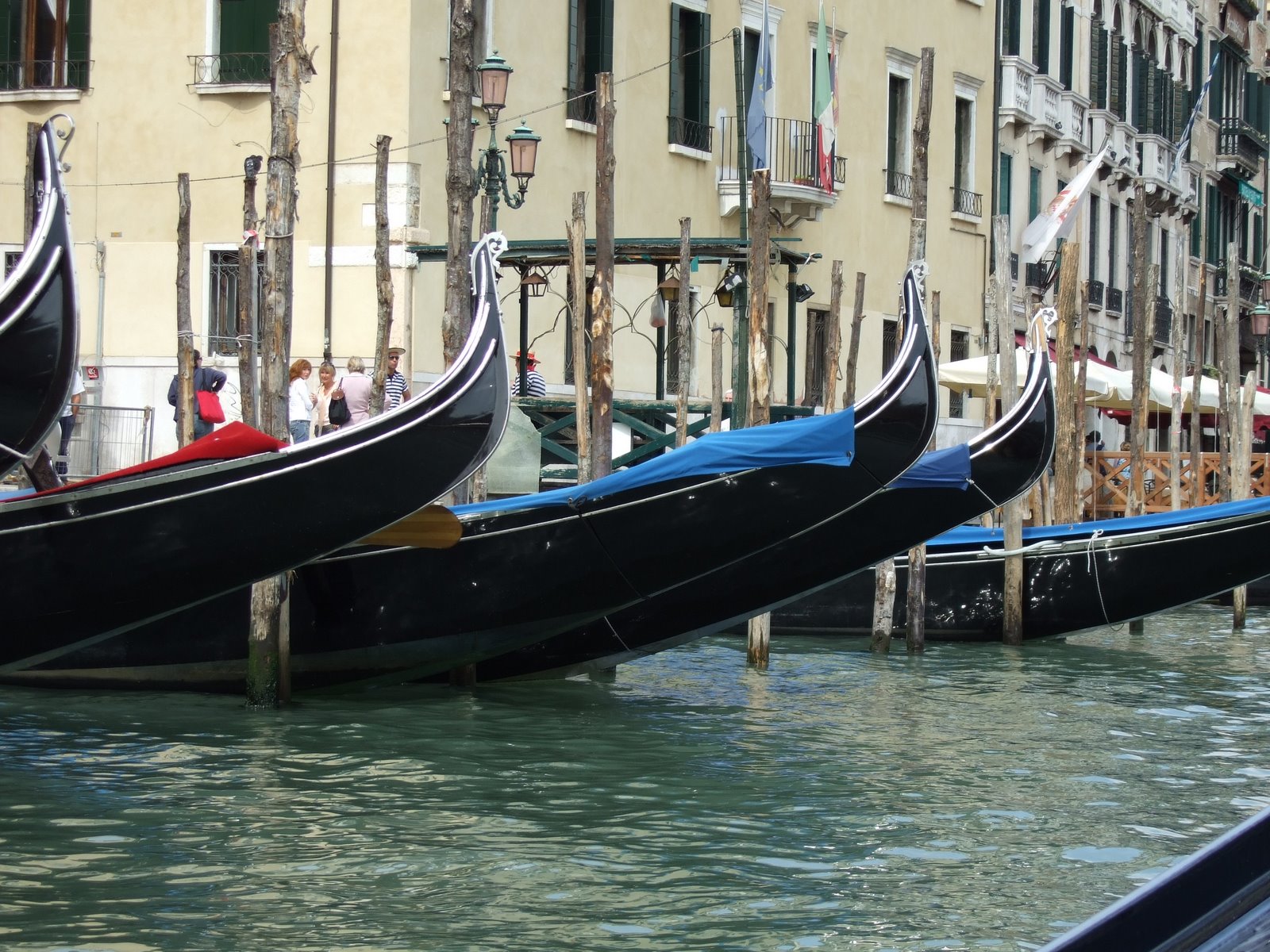 [Venice--gondola+VII.JPG]