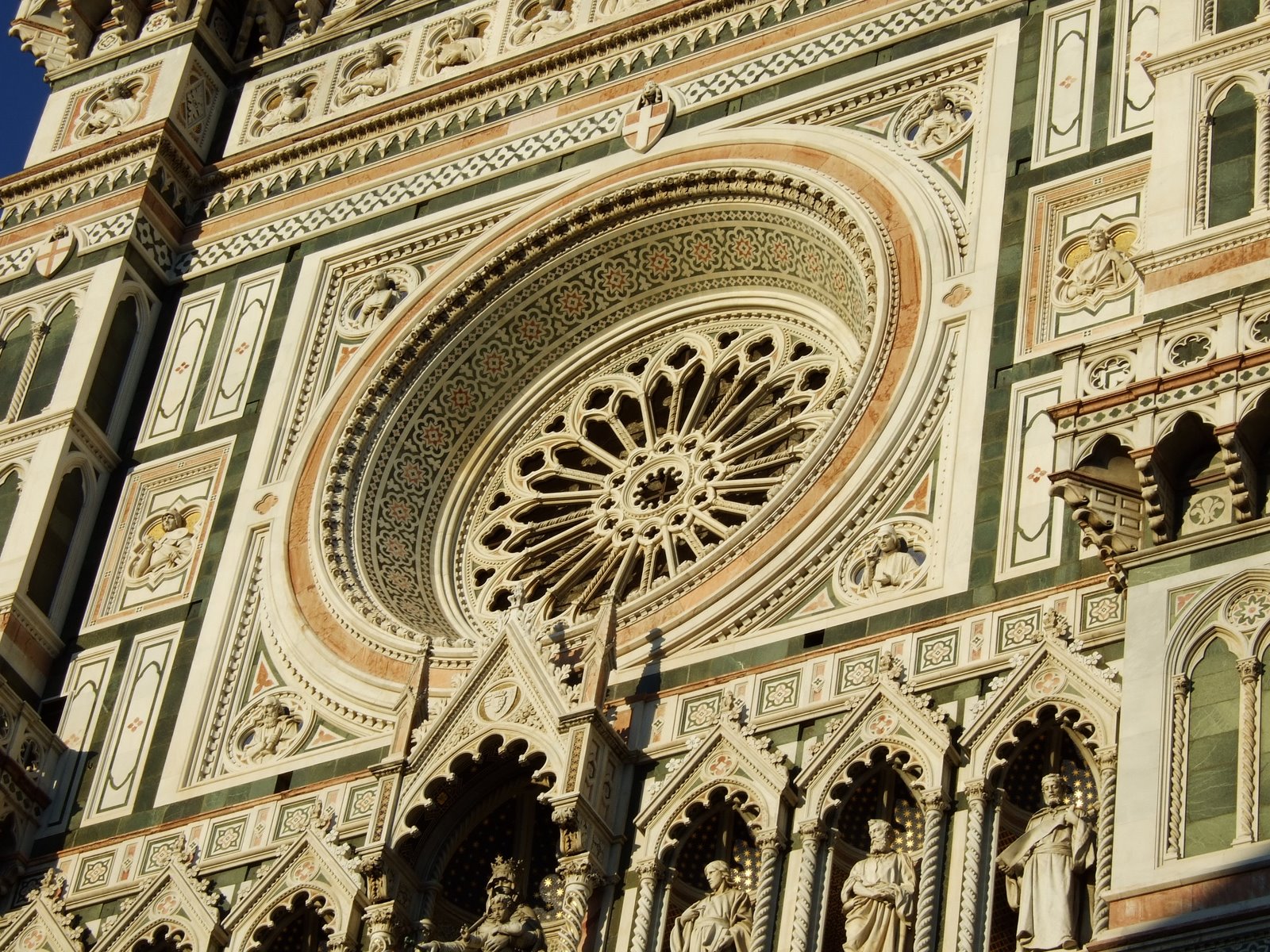 [Florence--Duomo+close+up+window.JPG]