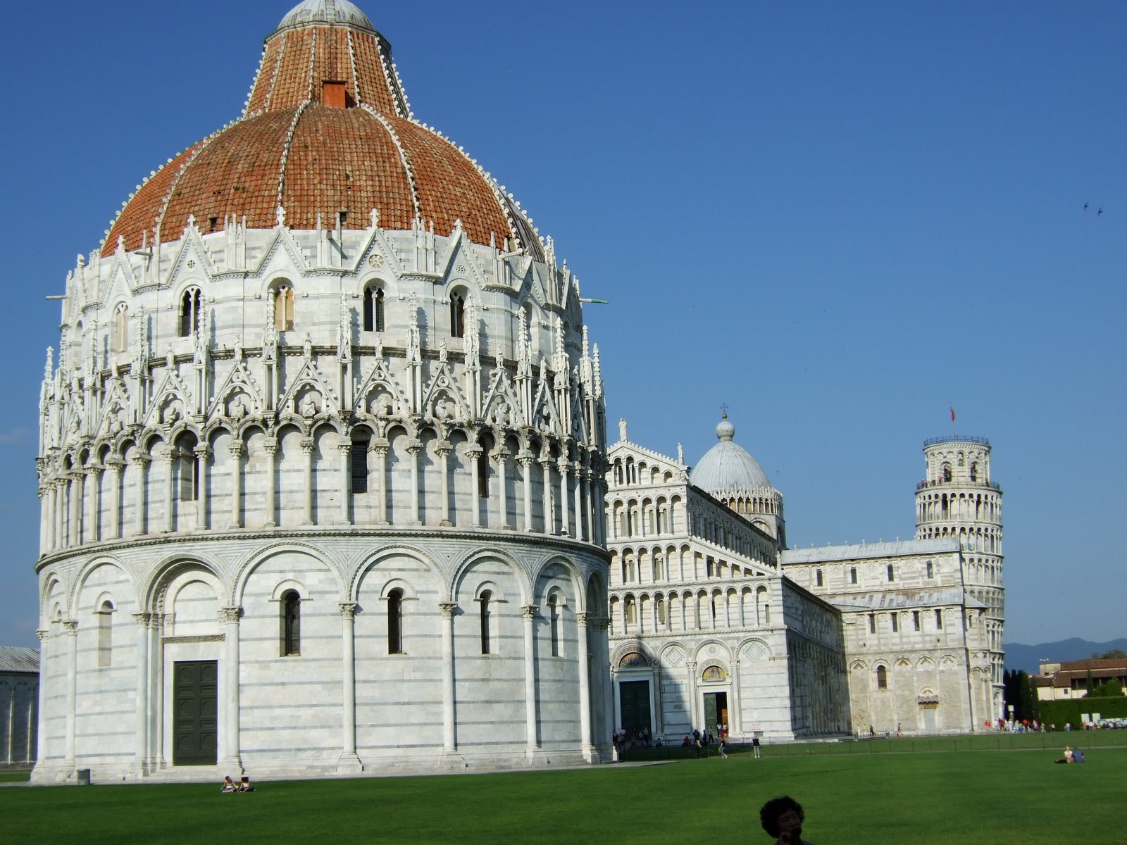 [Pisa--Baptistry+of+Duomo.JPG]