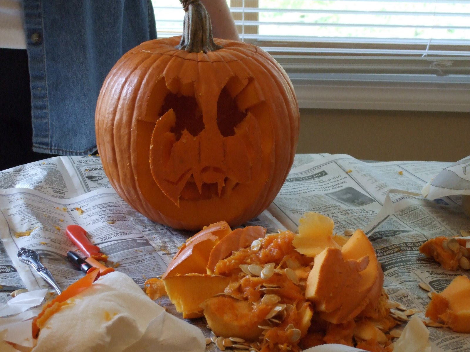 [Pumpkin+Carving--hanging+bat.JPG]