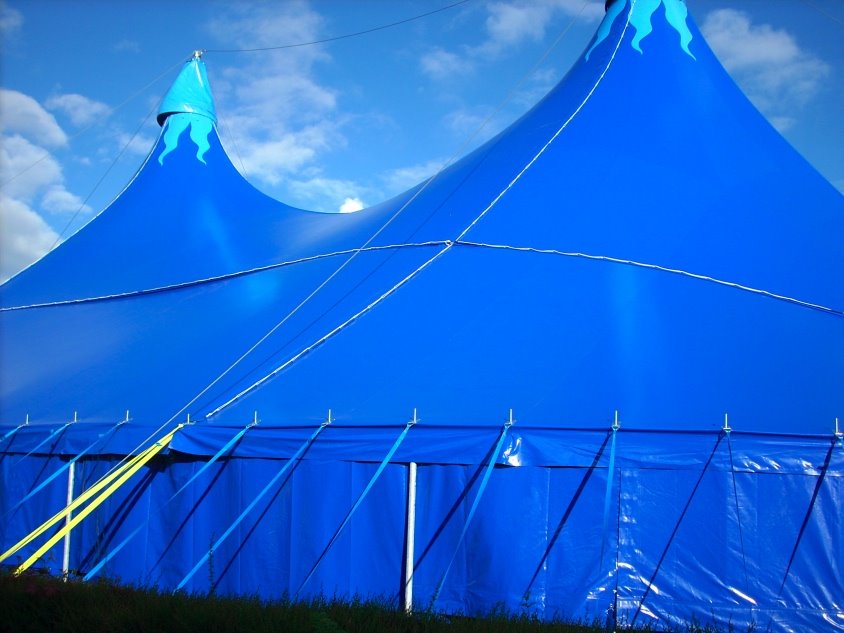 [tents3.JPG]