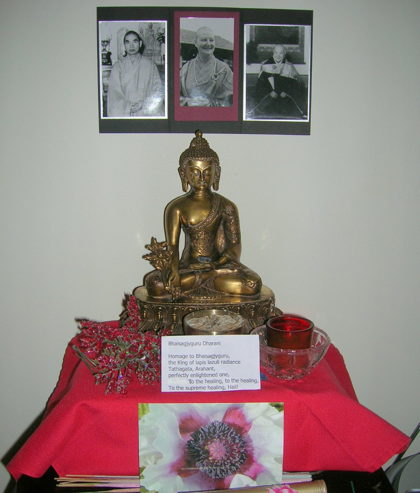 [Healing+Buddha+altar.jpg]