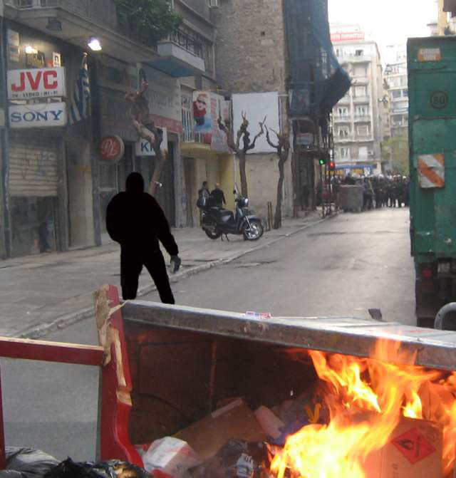 [22-2-2007_greece_student_demo_against_reform_bill__anarchists_vs__pork__9.jpg]