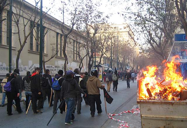 [22-2-2007_greece_student_demo_against_reform_bill__anarchists__4.jpg]