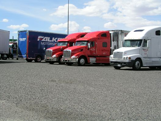 [047180030-arizona-trucks.jpg]